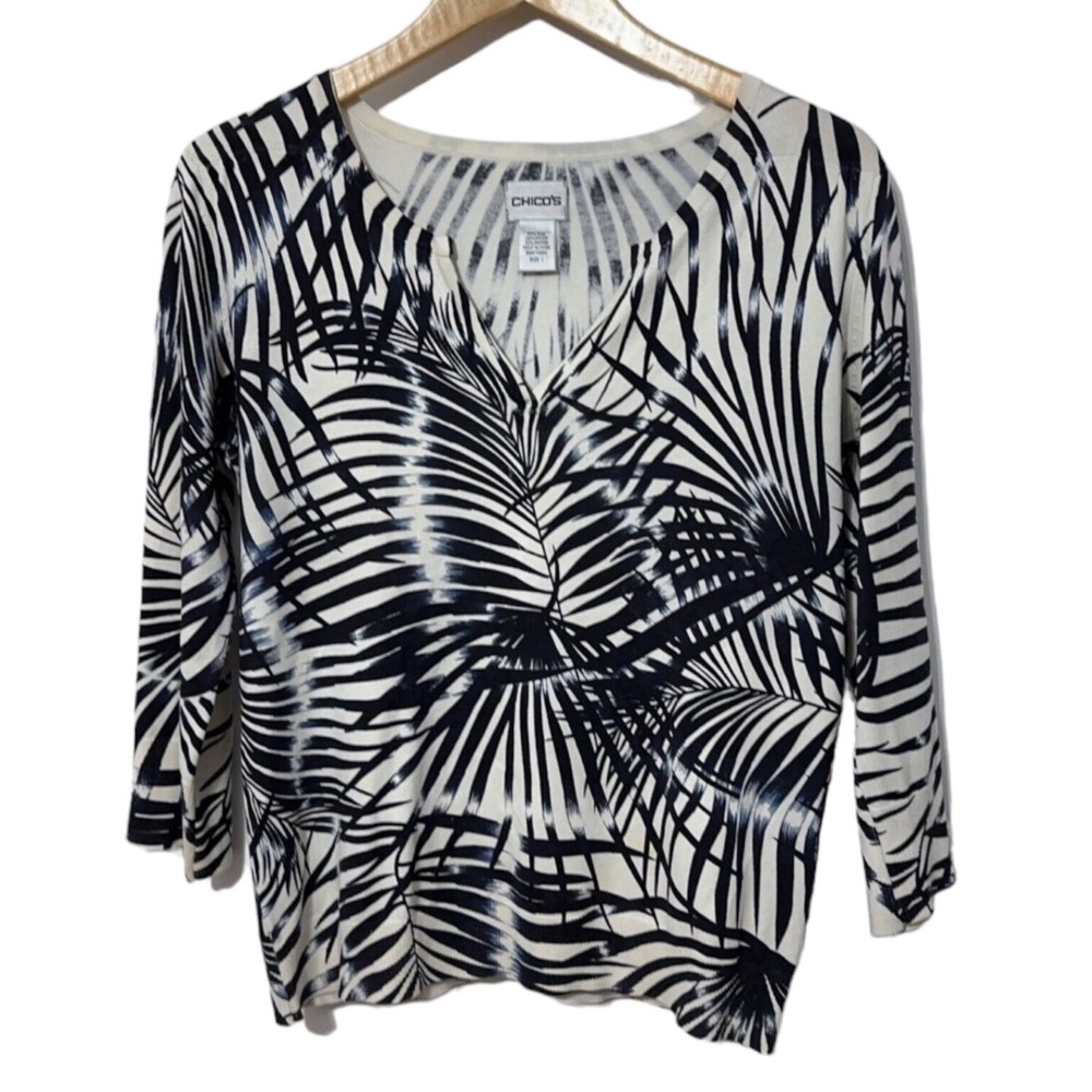 Chicos Silk Blend Split Neck Casual Knit Top Womens Size 1 (S)